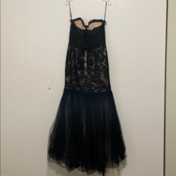 Gown - Picture 2 of 4